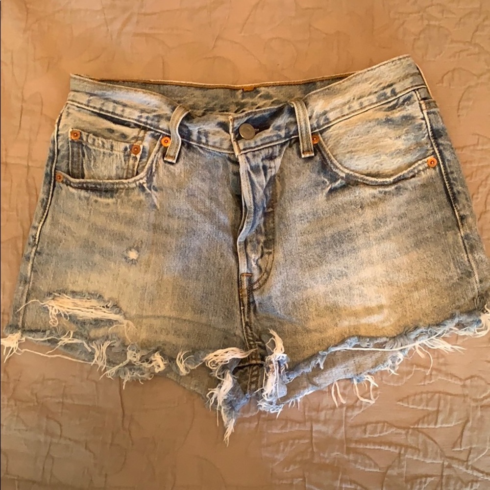 Levi’s 501 Cutoff Waveline Jean Shorts